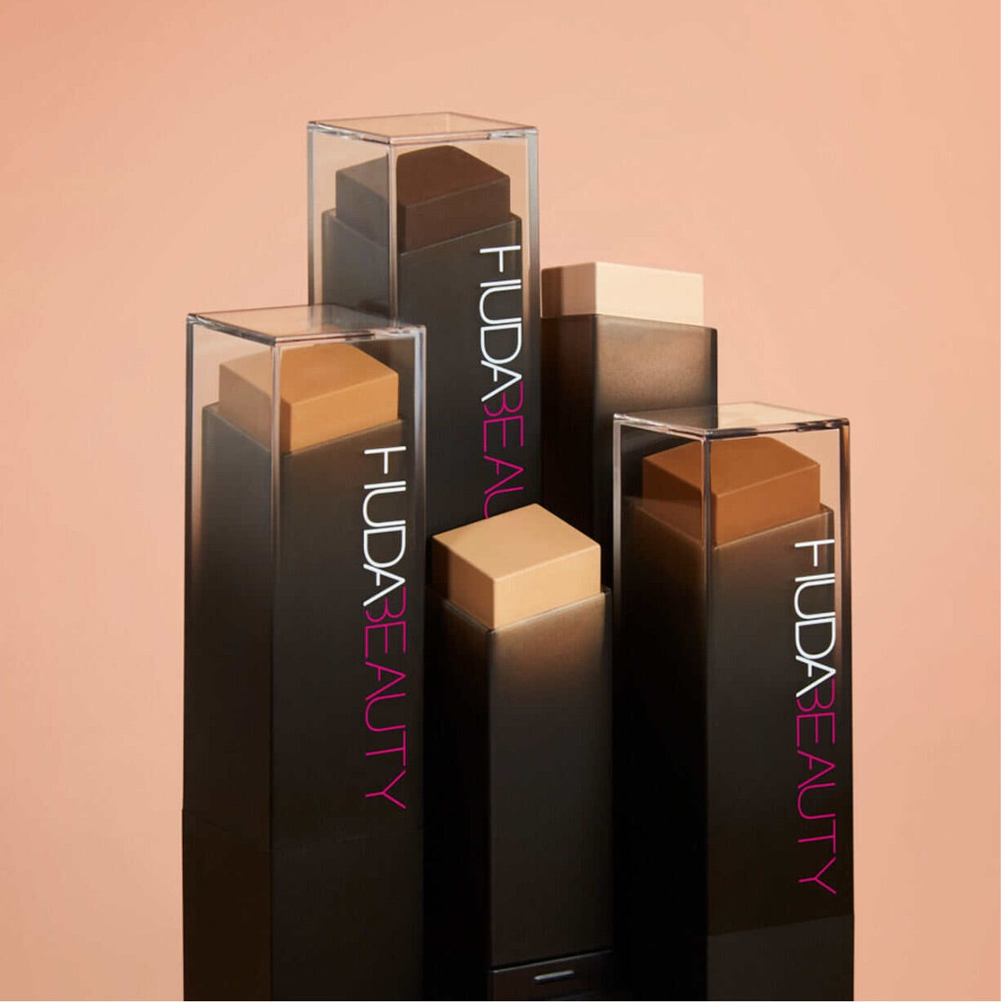 HUDA BEAUTY FauxFilter Skin Finish Buildable Coverage Foundation Stick